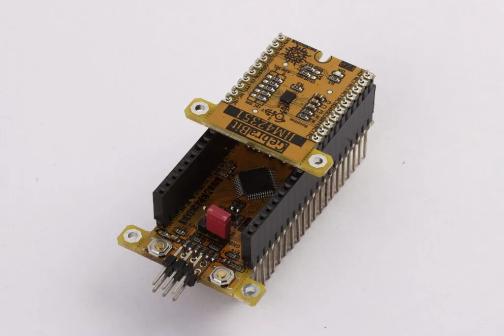 IIM42351-pintopin